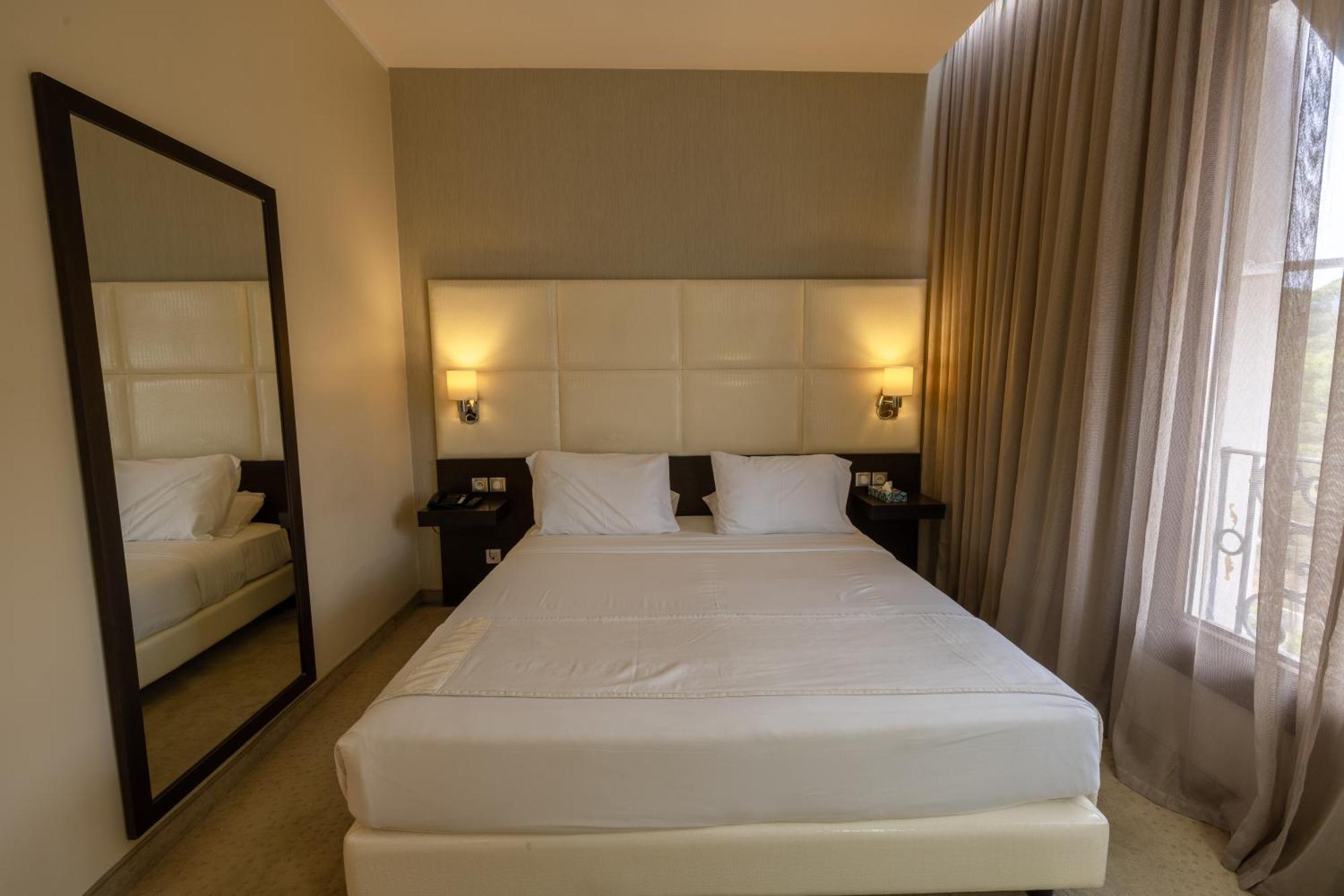 Lalla Doudja Hotel Algiers Luaran gambar
